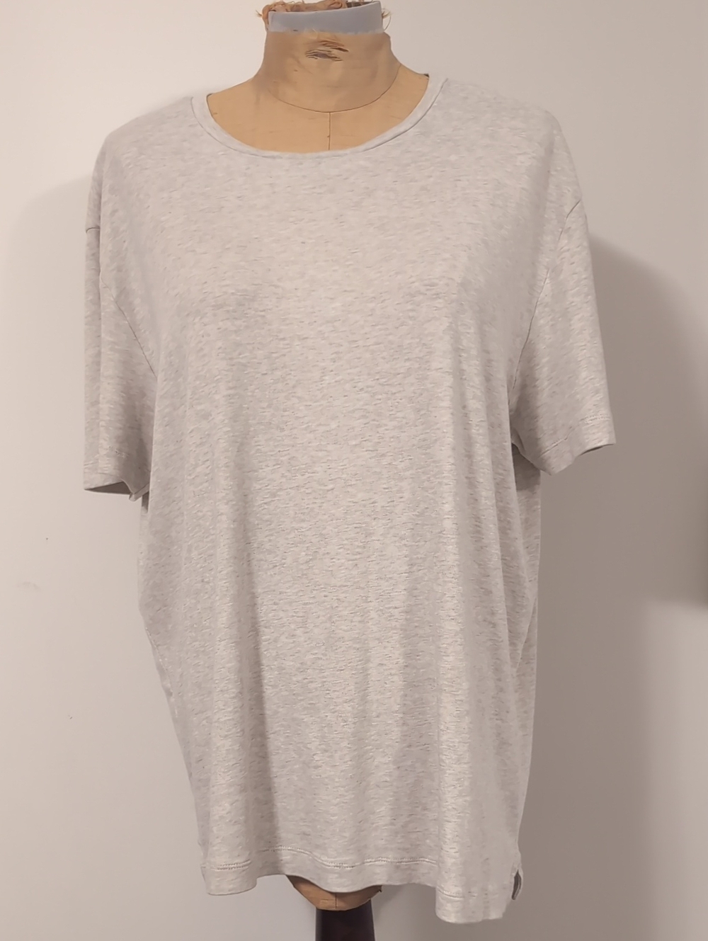Banana Republic Men's T-shirt Size L